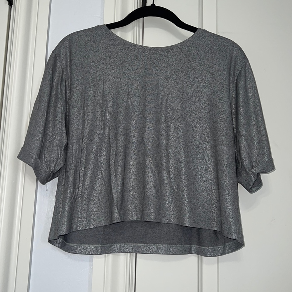 Size 4 or 6 lululemon shirt